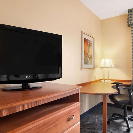 Hampton Inn ג'נבה מראה חיצוני תמונה