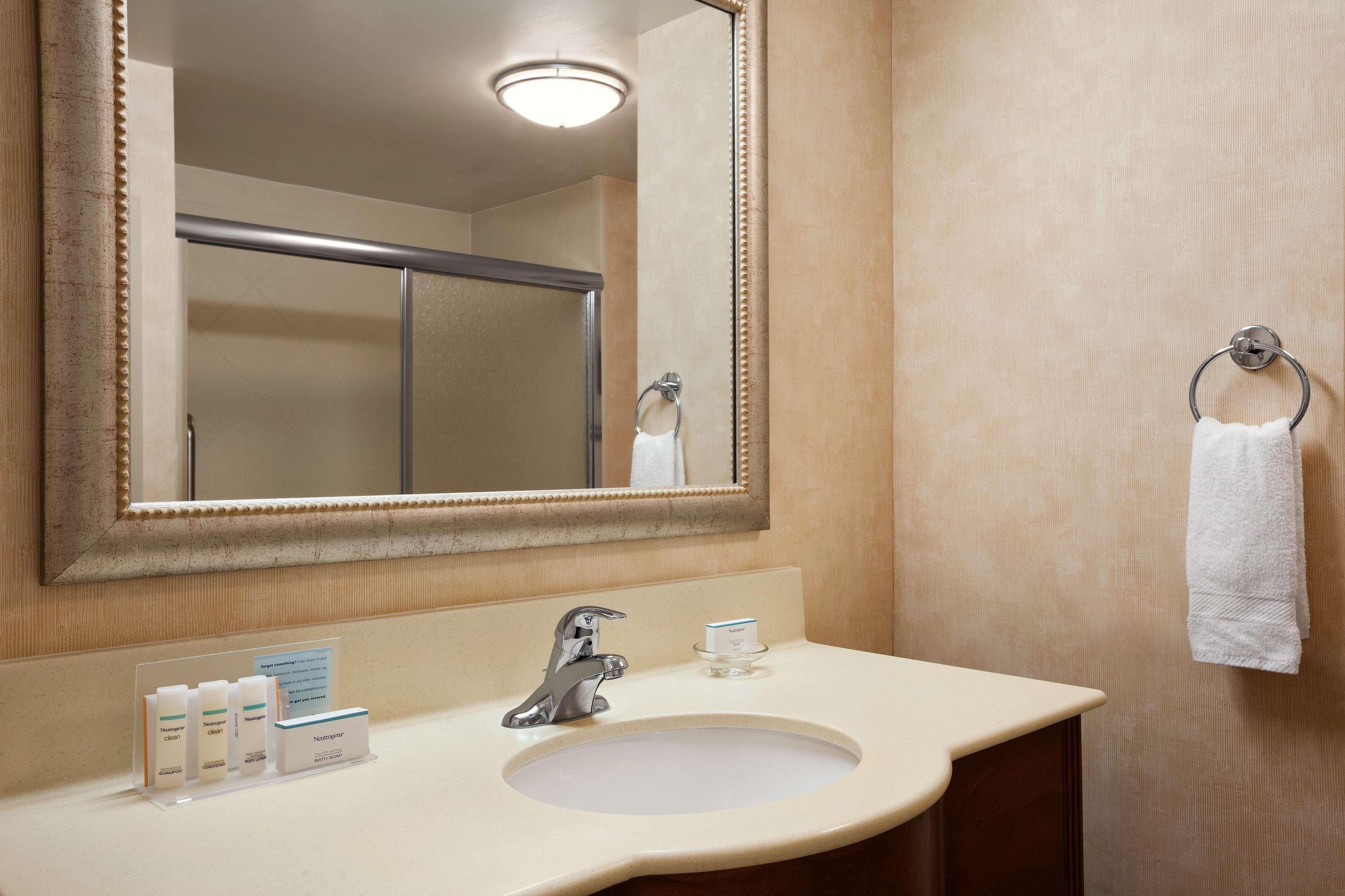 Hampton Inn ג'נבה מראה חיצוני תמונה