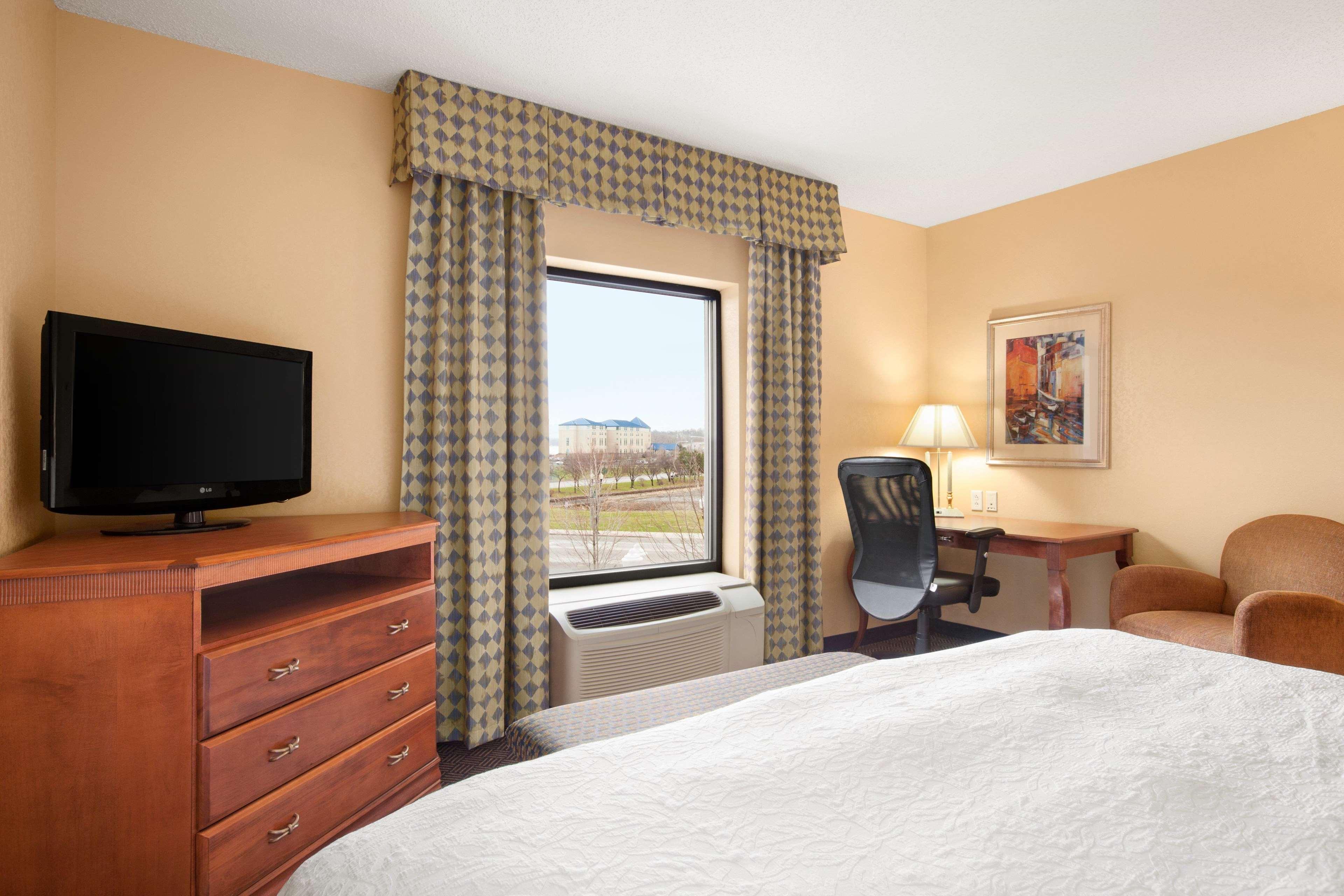 Hampton Inn ג'נבה מראה חיצוני תמונה
